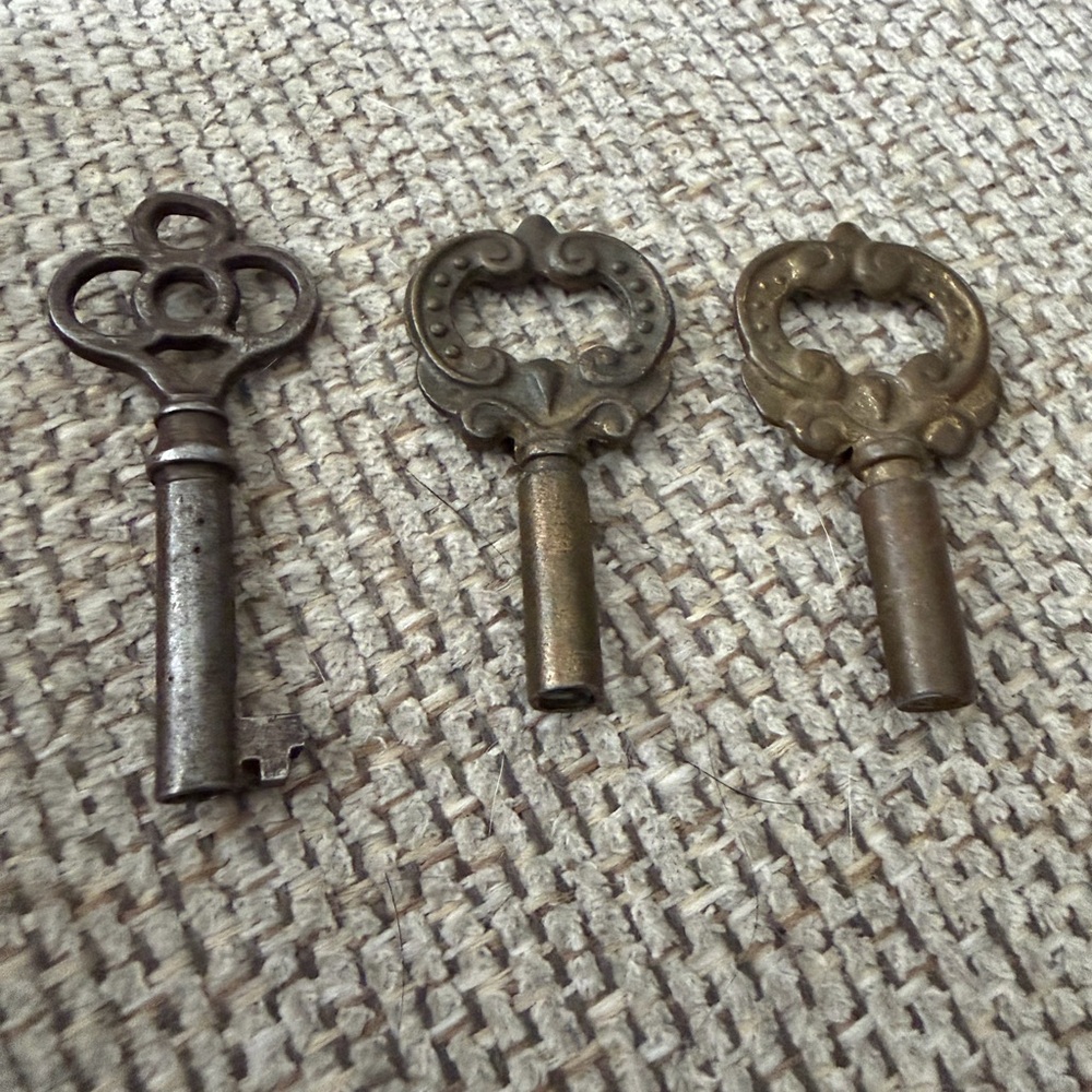 Antique brass furniture Keys Set